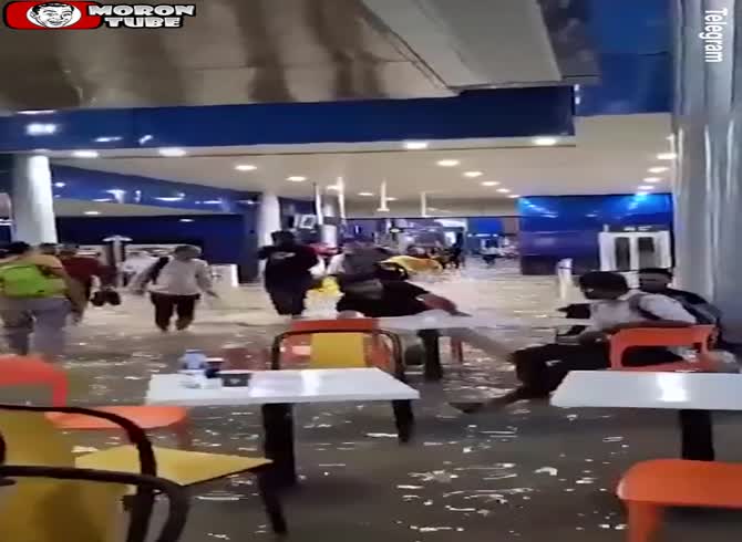 Video :The most startling footage from the hurricane in Dubai